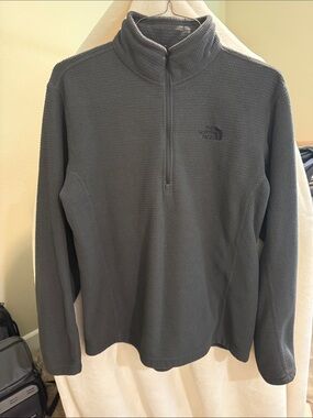 The North Face Men's Charcoal Gray Quarter-Zip Waffle Fleece